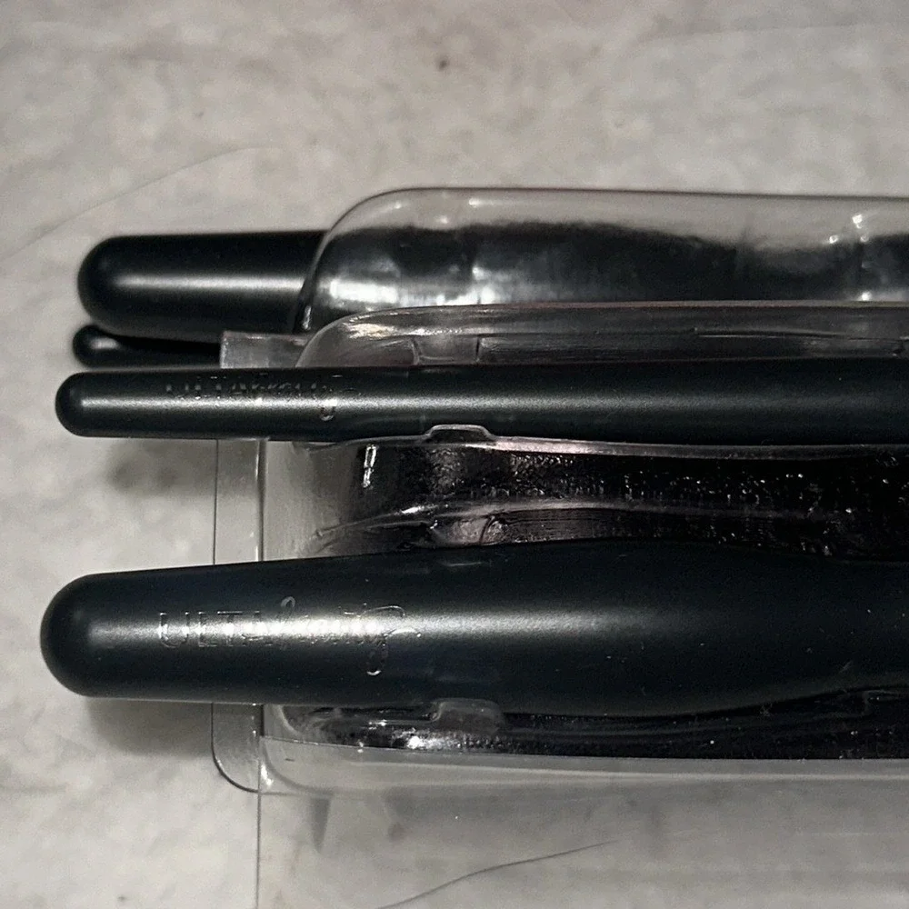 Ulta Beauty Flawless Face & Eye 4 Piece Makeup Brush Kit with Travel Case Purple